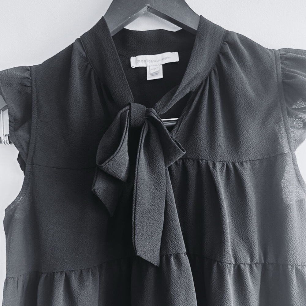 Monteau Los Angeles Black Tiered Ruffle Sleeve Blouse  Size‎ Small
